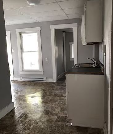 5th image of 48 S Monmouth St #A