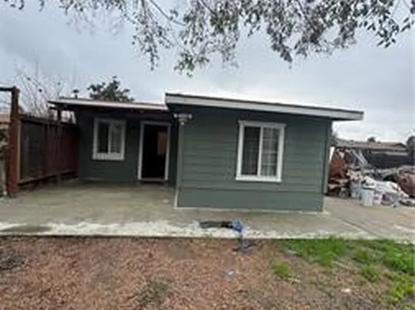 733 S San Jacinto St #B, Hemet, CA 92543