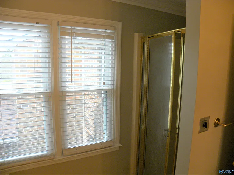 102 W Lake Cir — Photo 15