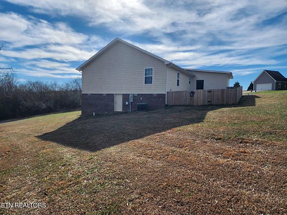 4th image of 129 Ambernic Way