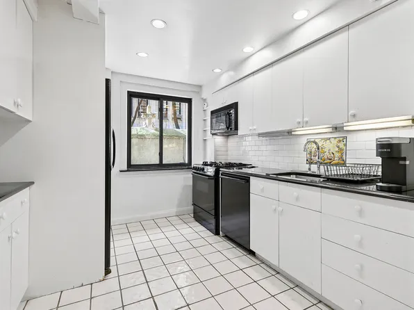 33 West 67th Street image 8 of 14