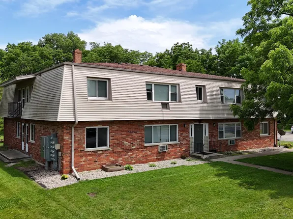 2 bed, 1.0 bath, 784 sqft, $1,350, 215 S Franklin St #6087981, Verona, WI 53593