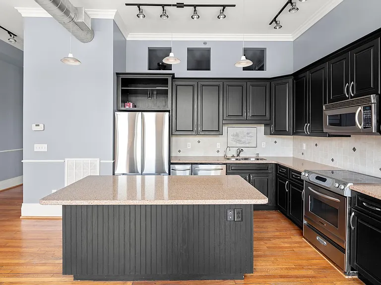 52 Biltmore Ave #203 — Photo 9