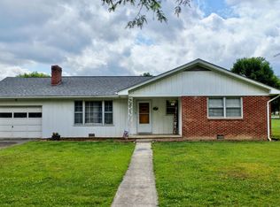 123 Chestnut Ave E, Alderson, WV 24910
