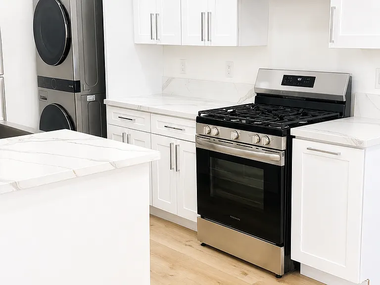 835 S Sherbourne Dr #12 — Photo 7