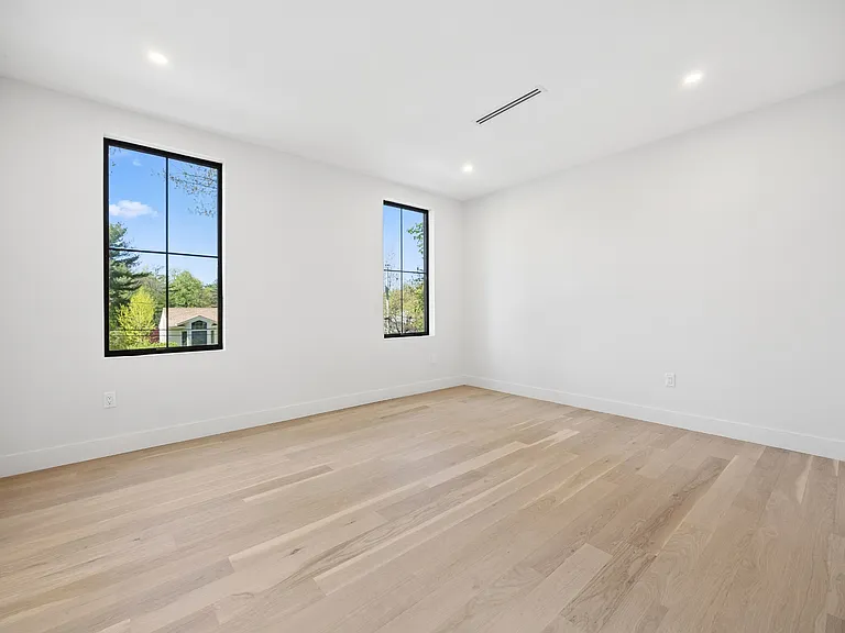 242 Hardenburgh Ave — Photo 35