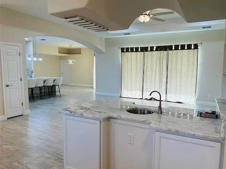 5780 N Lena Dr — Photo 3
