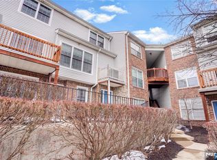 476 Lee Ct #476, Fort Lee, NJ 07024