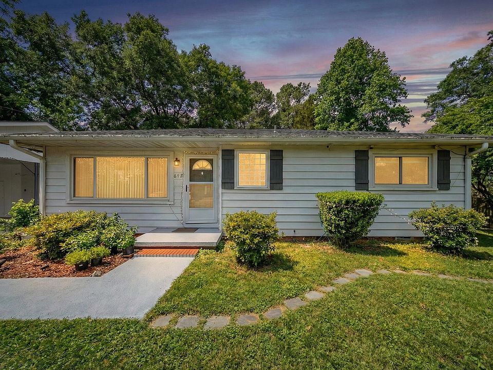 1st image of 818 Lynn Rd