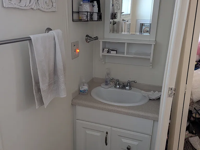 205 Mantua Dr — Photo 3