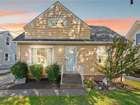 1271 Lander Rd, Mayfield Heights, OH 44124
