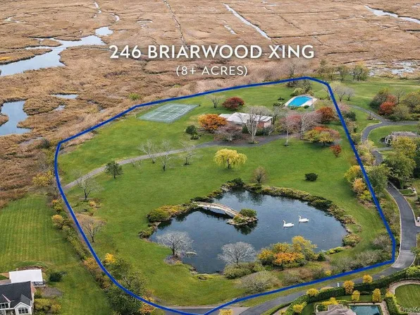 246 Briarwood Crossing, Lawrence, NY 11559