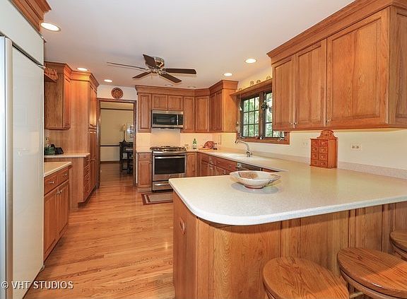 4th image of 613 S Bristol Ln