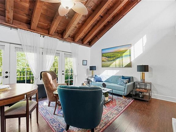 5th image of 1111 W 46th St APT 32