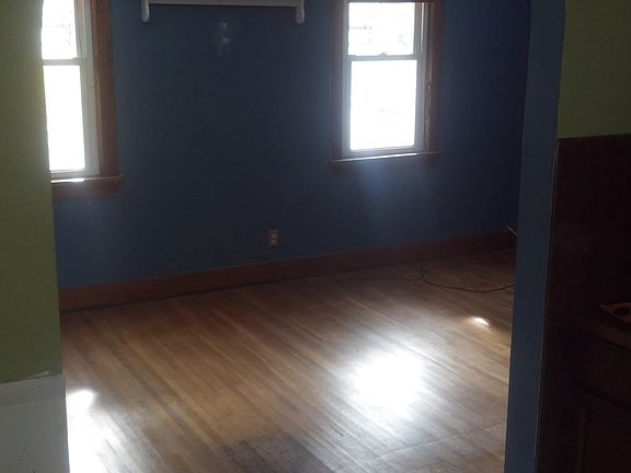 5th image of 22 Greenwood Ave