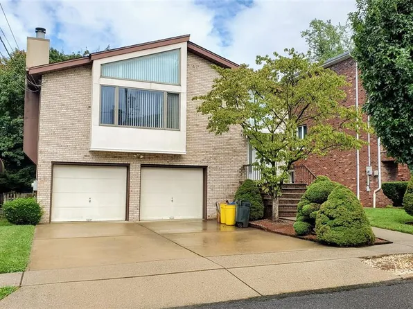 33 W Harwood Ter, Palisades Park, NJ 07650