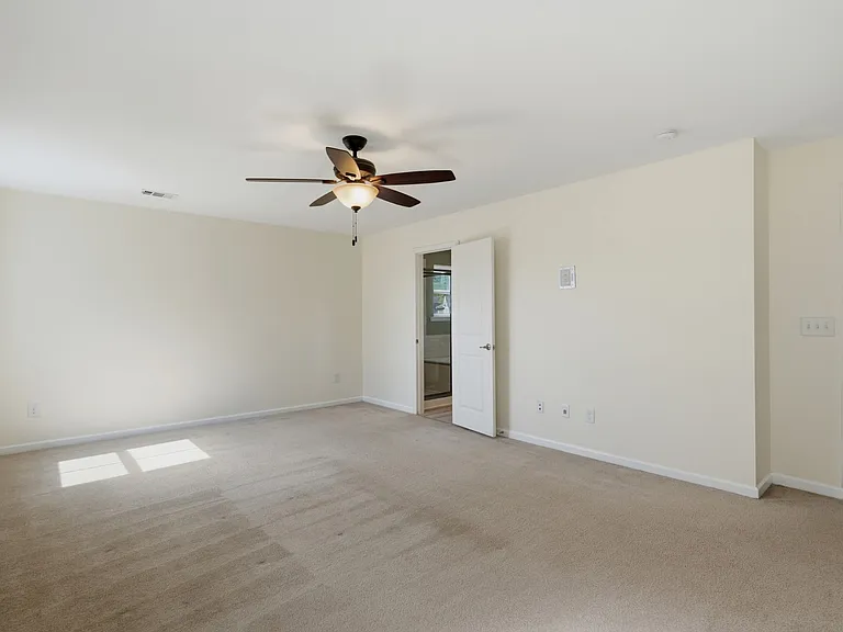 1568 Brockton Ln — Photo 17