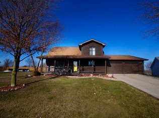 101 Delane Dr, Lexington, IL 61753