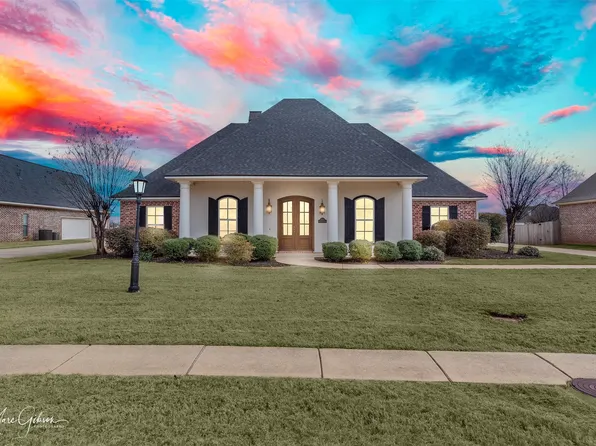 205 Cherry Blossom Ln, Benton, LA 71006