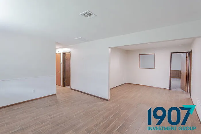 704 SW 2nd St — Photo 7