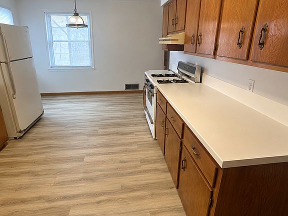 3rd image of 3146 Mulberry St