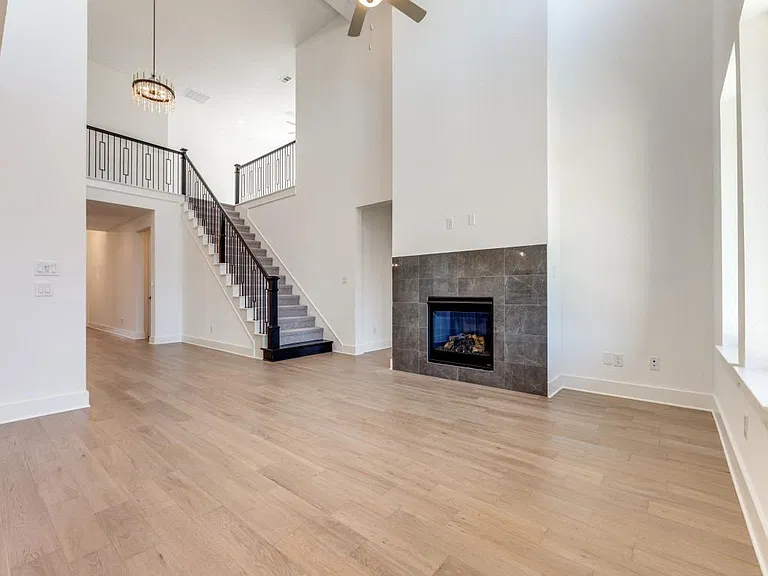 4421 Bandera Dr — Photo 4