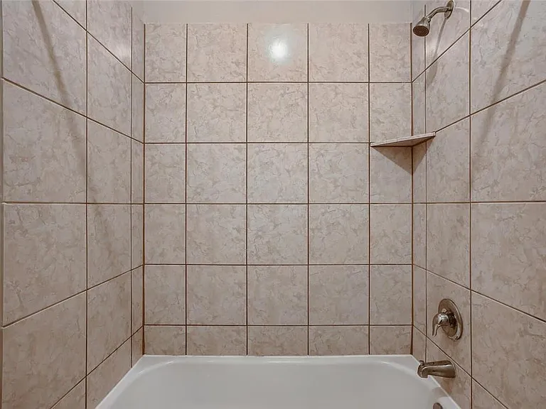 908 Hartman Dr — Photo 24