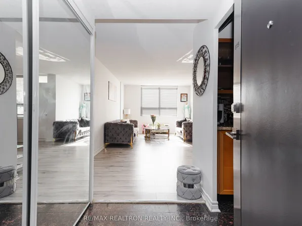 2825 Islington Ave #815, Toronto, ON M9L 2K1