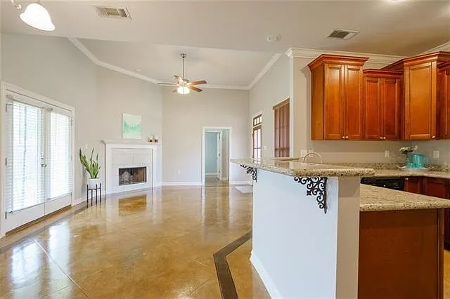 17289 Paddock Cir — Photo 2