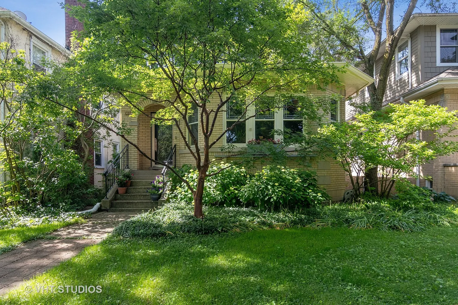 3032 Park Pl photo 1