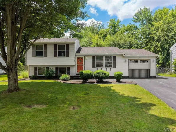 8185 Capricorn Dr, Liverpool, NY 13090
