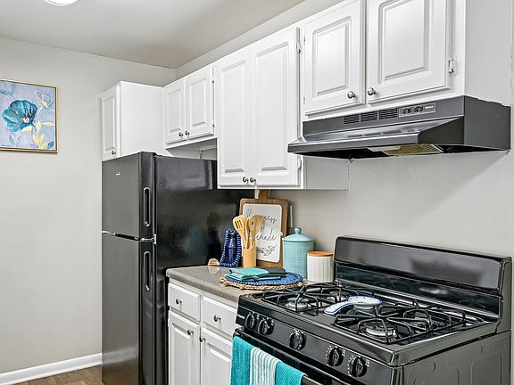 2nd image of 2419 Wycliff Rd #12412K