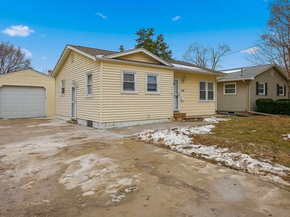 4708 26th Ave, Moline, IL 61265