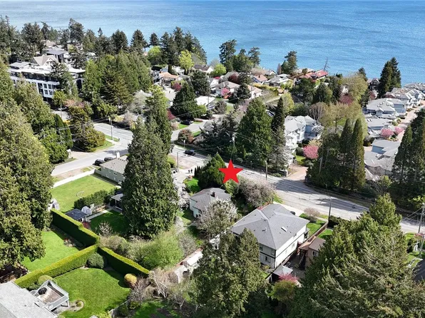 5190 Cordova Bay Rd, Saanich, BC V8Y 2K8