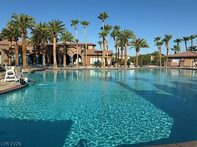 4 bed, 3.5 bath, 3643 sqft, $2,995 — Photo 4