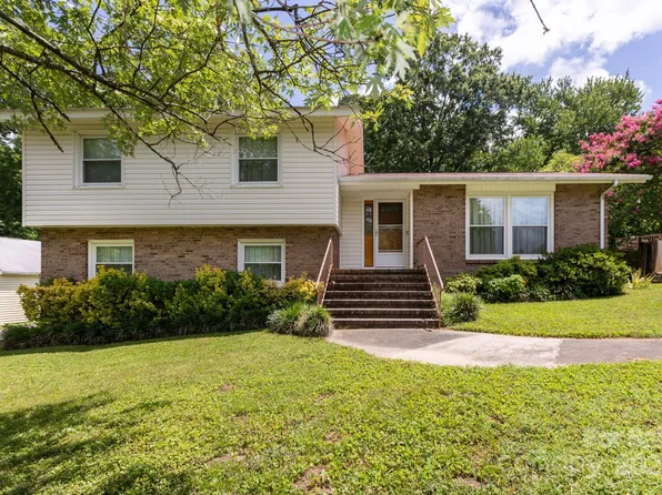 1533 Bonnie Ln, Charlotte, NC 28213