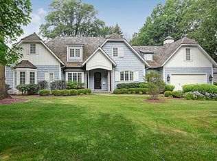 1132 Woodview Rd, Burr Ridge, IL 60527