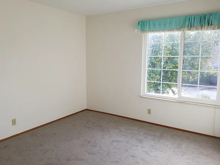 6385 Vicanna Dr — Photo 13