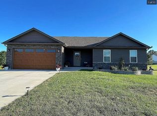 1112 Victoria, Farmington, MO 63640