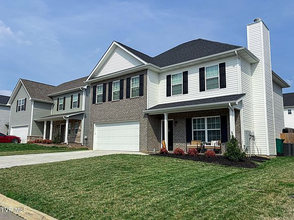 3rd image of 8146 Zenith Ln