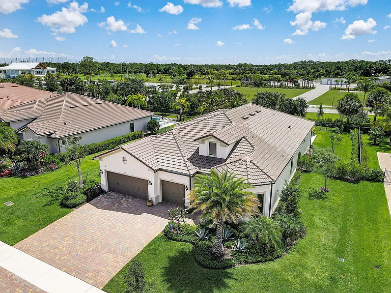 9234 Balsamo Dr — Photo 48