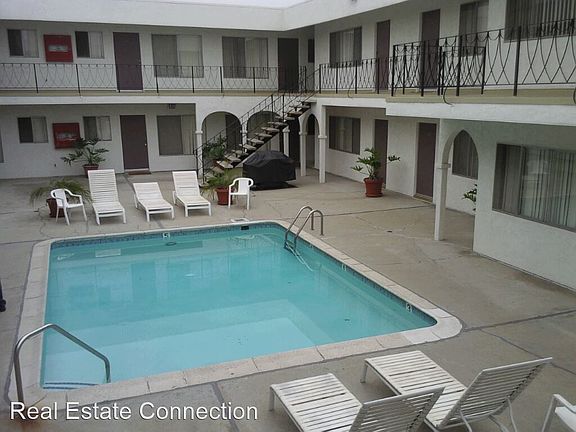 4th image of 4020 W 134th St #111