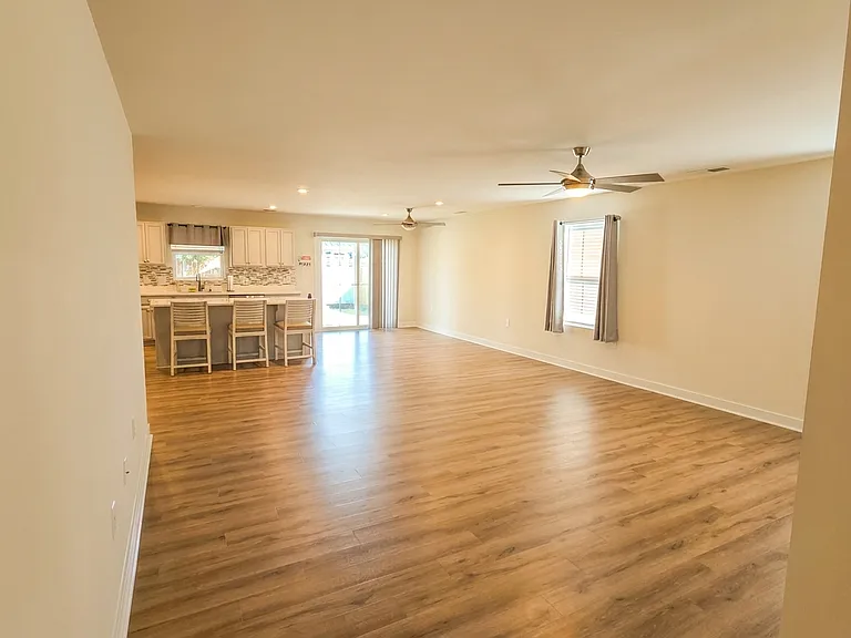 204 Wellwood Way — Photo 2