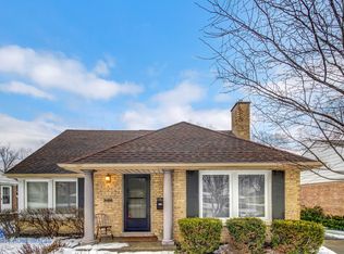 704 S Elmhurst Rd, Mount Prospect, IL 60056