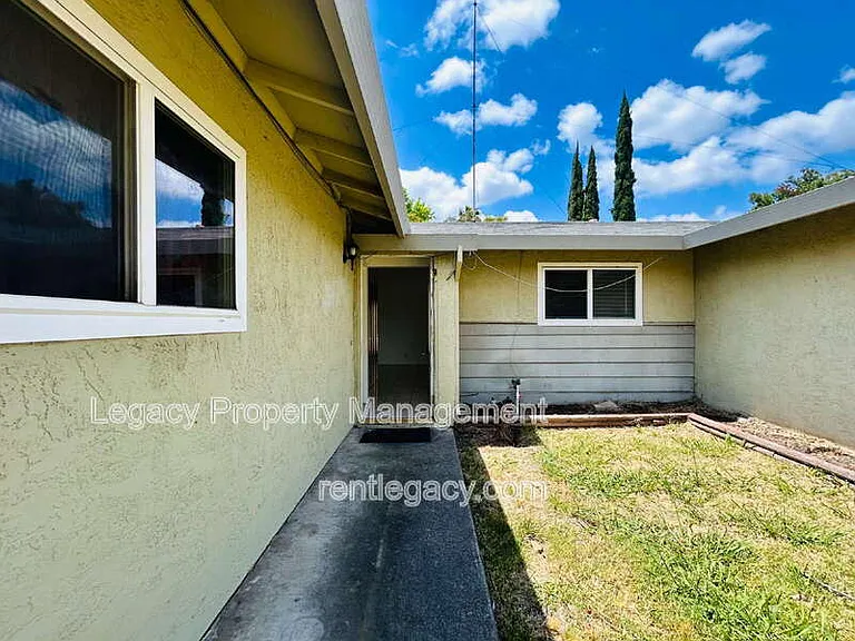 3609 Huntsman Dr — Photo 2