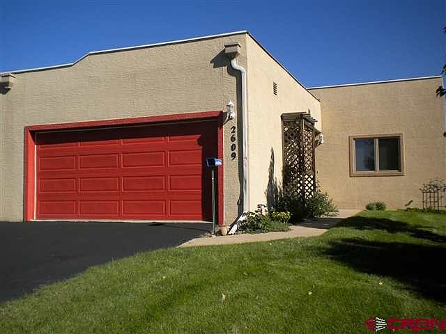 1st image of 2609 Fairway Dr