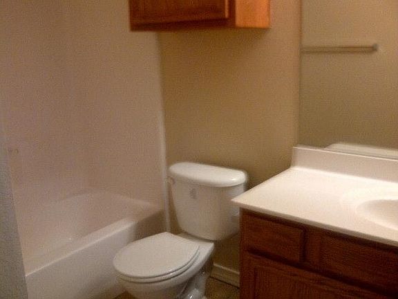 5th image of 525 N Brentwood Ave APT A