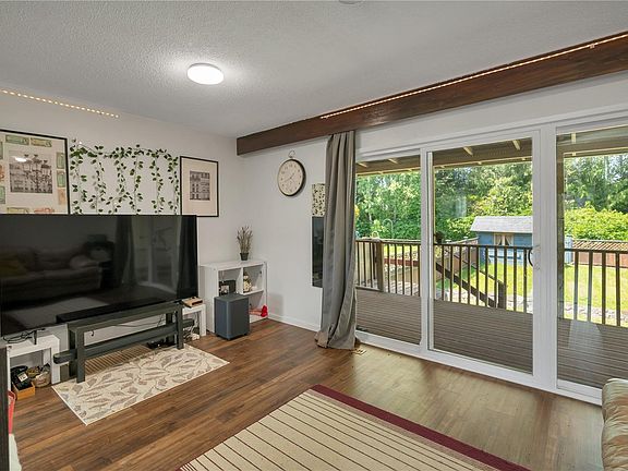 4th image of 7312 Pine Dr