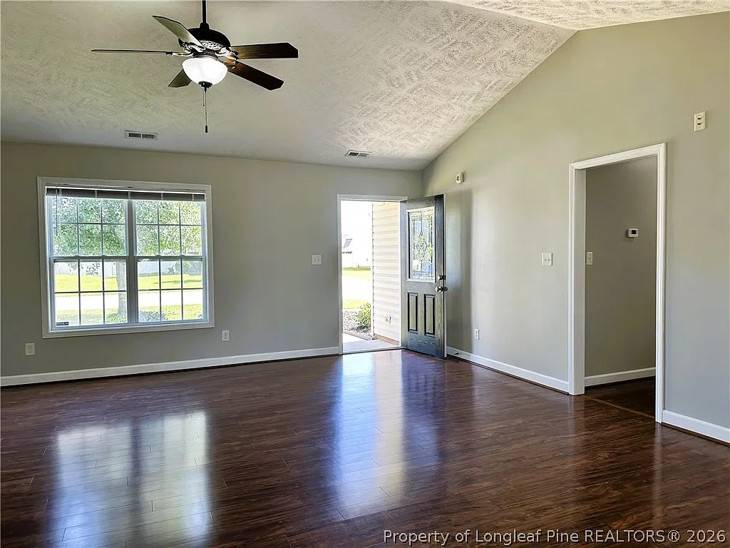 3 bed, 2.0 bath, 1553 sqft, $1,750 — Photo 4