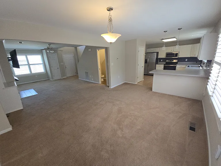908 Terrace Ave — Photo 5